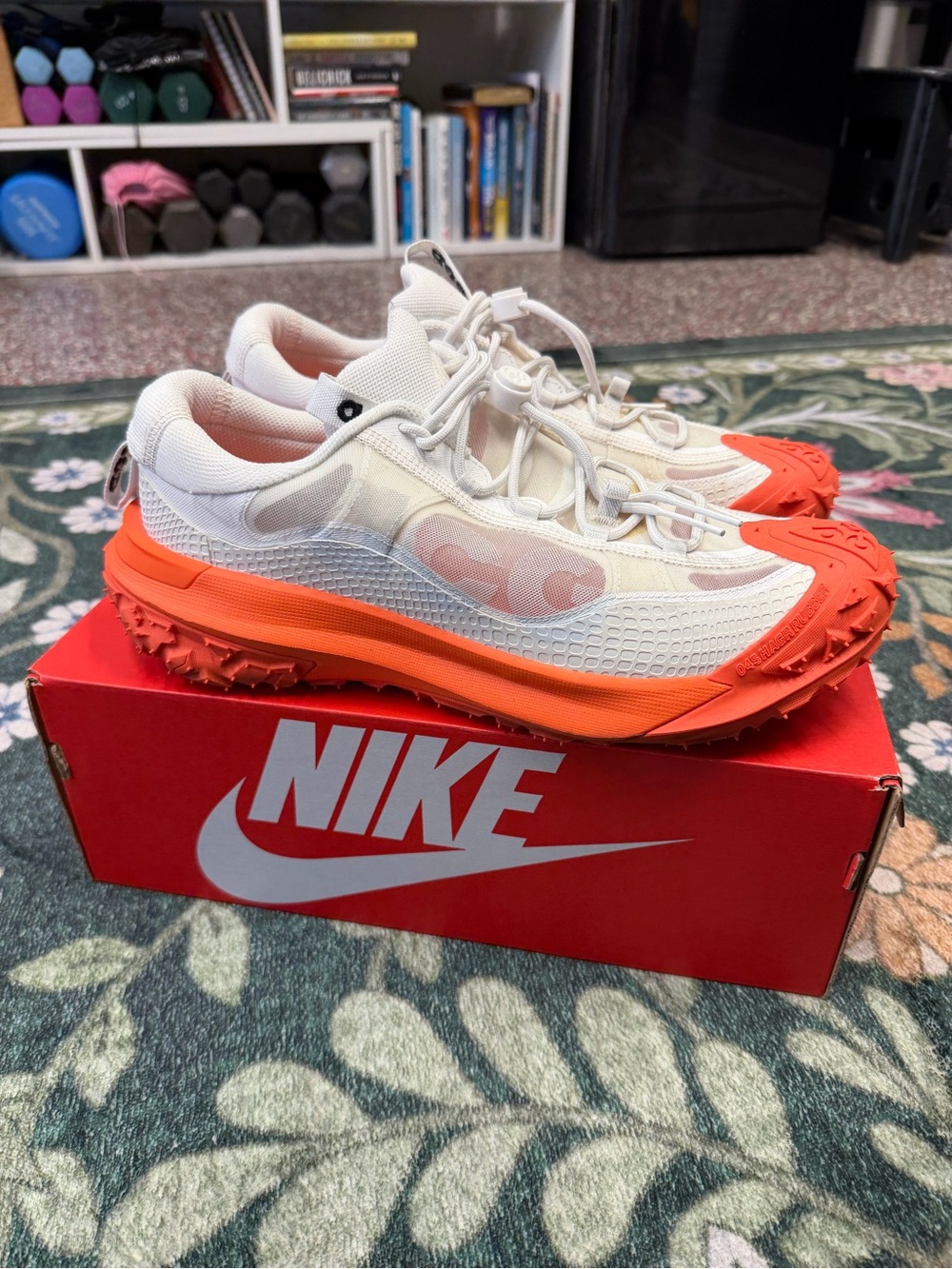 Nike ACG Mountain Fly 2 Low Summit White Safety Orange Men's Size 10.5
